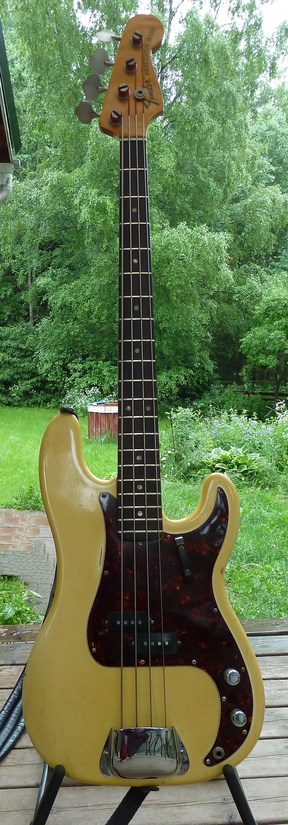 Fender Precision Bass